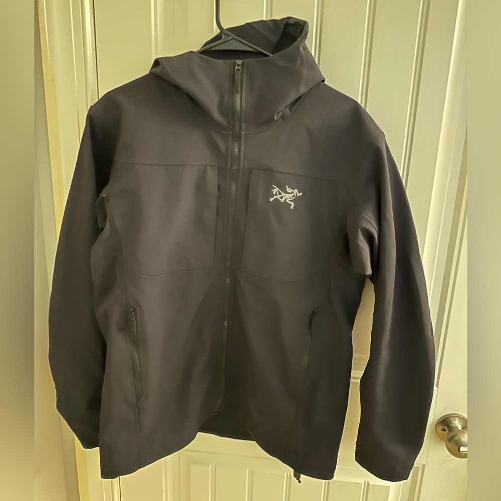 ARTCERYX MENS GAMMA MX MEDIUM IN BLACK.
